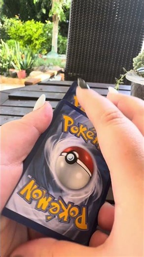 Abrí un sobre de la nueva expansión de Pokémon y salió ESTO 😅#PokemonTCG #TCG #XYLETCG