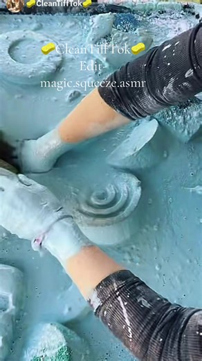 Engaging ASMR Powder Bombs and Squeeze Techniques