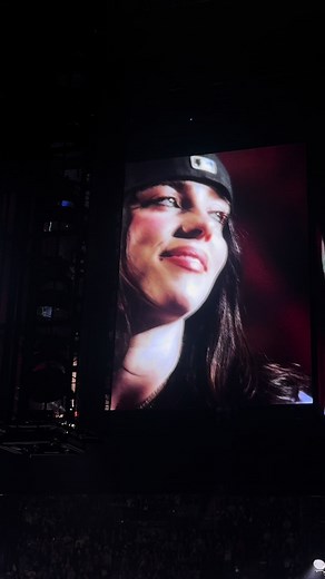 All I want for Christmas is a time machine to go back to this night🤍 use code CIERRA10 for 10% off tix @SeatGeek