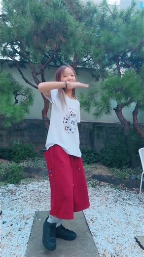 초딩 소정이가 말아주는 #bad #춤추는소정 #춤추는곰돌 #춤추는곰돌의랜덤댄스 #댄스 #쇼츠 #챌린지 #춤추는곰돌의타이머댄스 #shorts #dance #music #kpop