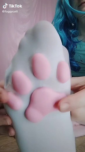 Exploring the World of Foggy Cat Feet Videos