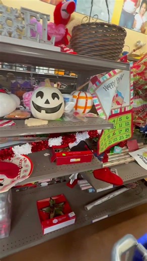 It's simple: Reseller women just want to thrift and sell. #respectthehustle #consignment