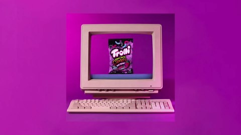 Amazon.com : Trolli Sour Brite Crawlers, Very Berry, Sour Gummy Worm Candy, 5 Pound Bulk Bag : Grocery & Gourmet Food