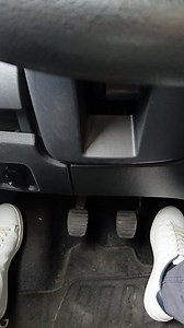 39K views · 701 reactions | LA POSITION DU PIED DROIT SUR L'ACCÉLÉRATEUR ET LE FREIN. Auto-Route Infos | Auto-Route Infos | Facebook