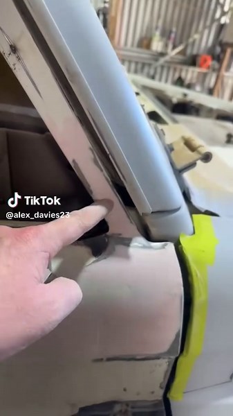 Transforming a Land Cruiser: 75 Series Paint Job