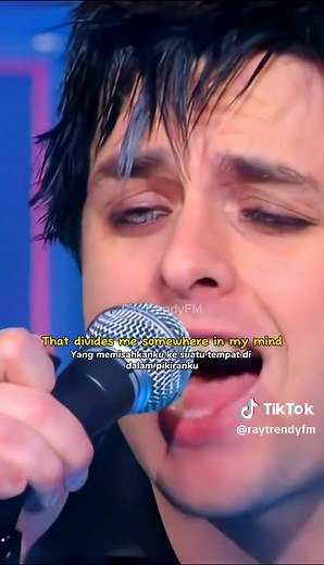 I Walk Alone - Green Day Song Lyrics