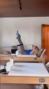 We’re obsessed with smart Pilates hacks like this! 🔥 Thank you @pilateswithsylwia for showing us how to take a classic and make it feel brand new — and extra sore! Adding the ball instantly elevates the focus on midline stabilization. 🌶️ This is what Pilates is all about: adapting and building intensity with control. Incredible work! 👏 #Repost #BASISystems #PerfectPilatesExperience #PilatesHacks | BASI Systems