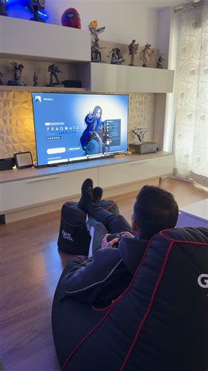 Gradaplay on Instagram: "Mi chica me dice: “haz lo que quieras”… Yo: automáticamente enciendo la PlayStation 5 🎮 Ella pensando que íbamos a hacer otra cosa, yo pensando en el menú de inicio 😂 Prioridades claras. . . She says: “Do whatever you want.” Me: turns on the PlayStation 5 immediately 🎮😂 Gamer priorities, always. . . #GamerLife #CoupleHumor #PlayStation5 #GamingCouple"