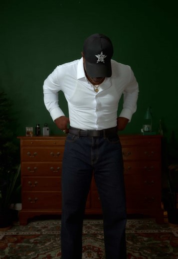 This is a men’s dress shirt that’s made for real life — a stretch button-down dress shirt that moves with you. This slim fit long sleeve dress shirt has that clean business casual look, but it’s lightweight, breathable, wrinkle-resistant and comfortable enough to wear all day. If you like a modern men’s dress shirt that fits close to the body without feeling tight, this slim fit stretch dress shirt is the move. #oldmoneyaesthetic #mensdressshirt #buttondown #businesscasual #mensfashion