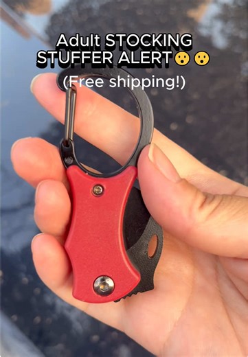 This is absolutely adorable—it’s useful and lightweight too!!#tiktokshopfalldealsforyou #knife #pink #pocket #keychain