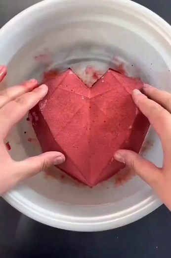 Interactive Heart Shape Manipulation with Hands