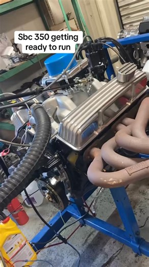 Small block 350 getting ready to run #sbc #engine #350 #performance #gm #smallblock #smallblockchevy #chevy #chevrolet #v8 | Brandon Condetti