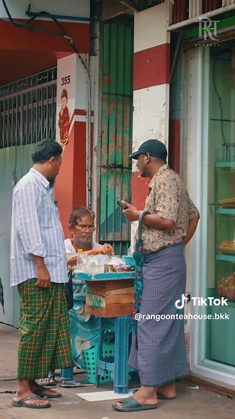 Rangoon Tea House, its menu, decor and ambience celebrates a 𝐓𝐢𝐦𝐞𝐥𝐞𝐬𝐬 𝐑𝐚𝐧𝐠𝐨𝐨𝐧. Through all the changes of modern day life, much of life in downtown Rangoon has remained the same. We celebrate life, community, a belief in a coexistence of languages, religions, flavours and beliefs. Swing by to Rangoon Tea House for a taste of this timeless institution. We accept both reservations and walk-ins. For more booking details, reach out to us at: ☎️ 06-4060-3536 ✉️ DM on IG ☀️ Chope ⏰ Open