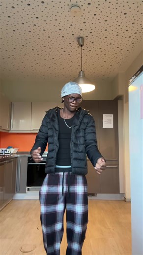 sergio_tufte🇦🇴🇩🇪 (@stuft_6)’s videos with original sound - sims