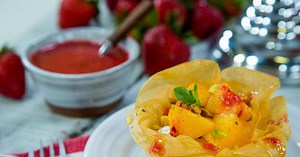 Phyllo Cups with Greek Yogurt, Fresh Peaches and Honey