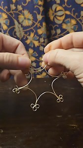 Wire wrapping a snowflake (part 2) Merry Christmas to all who celebrate! Happy holidays to you all! . . . . . #wirewrap #wirewrapping #wireart #wirebending #imakethings #makersgonnamake #unique #oneofakind #smallbusiness #smallbusinesscheck #crystals #jewelrymaking | Kristy Rotkiske