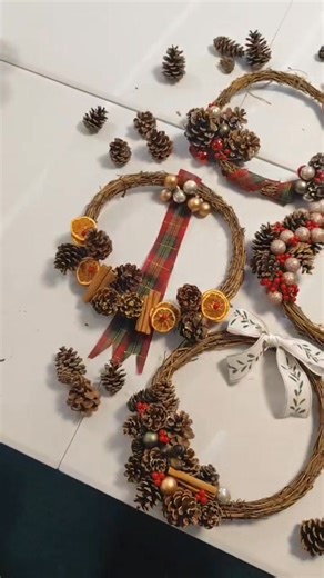 🎄Adult Crafts at Redcar Library🎄 Yesterday saw the first of our Adult Crafts at Redcar Library. There was lots of fun and laughter in the session and everyone made their own rattan wreath to take away 🥰 Keep an eye out for details of regular sessions staring in January 2026 at Redcar Library 👀 #library #libraries #yourlibrary #adultcrafts #lowcostcrafts #crafts | Redcar & Cleveland Libraries