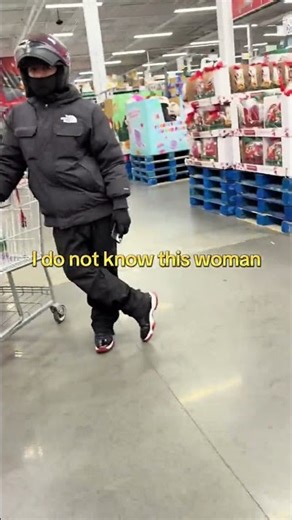 I do not know this woman… why is she so damn close!?, and my energy stays protected because of it