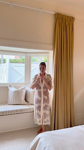 42K views · 127 reactions | Hot tip  Want your ceilings to feel taller (without raising the roof)? Take your curtains up and mount them just below the cornice to give the illusion of height and make those windows feel extra grand. It’s a simple trick that makes a big difference. 彩✨ Curtains & Blinds | Luxaflex Australia  Three Birds House 17 - Cali Cool #house17 #CaliCool #renovation #home #house #houseinspo #homeinspo #ad | Three Birds Renovations | Facebook