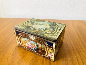 Vintage Biscuit Tin - Etsy