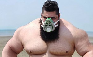 Regresó el 'Hulk' Iraní tras recuperarse del Covid-19