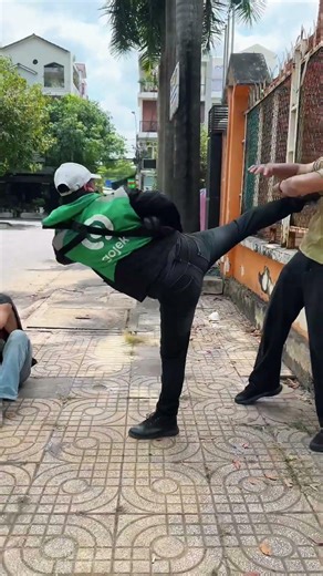 STREET FIGHT, WITH GANGSTERS 00566 #fight #ytshorts #korean #comedy #video #movie #Vialshorts