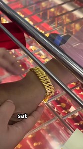 315K views · 2.4K reactions | Pakai RT Emas besar-besar baru pak cik sweet. 來來來 . ingat FOLLOW semua official online platform Goldfinch : Telegram Emas Promo Goldfinch : https://t.me/emaspromo916 . Telegram Ansuran Emas Goldfinch : https://t.me/goldfinchansuranchanel . Instagram Goldfinch : https://www.instagram.com/goldfinch_group_official/ . Tiktok Goldfinch : https://www.tiktok.com/@goldfinchjewelry . #ingatemasingatgoldfinch | Goldfinch Group | Facebook