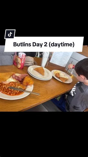 Butlins, Minehead, Day 2, not an accessible post, but just some fo the fun we got up too today! Breake, rides, Peppa Pig and our first swim 🤩♥️💚! #accessibleaccommodation #areyoureadytobutlins #holiday #accessibilitymatters #fyp #peppapig #breakfast #swim #fairground #beautiful #butlins #butlinsminehead @Butlin’s @Alan @ButlinsMinehead