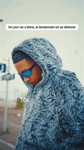 Goulam on Instagram: "🚨Nouveau son ‼️ Dispo ! Titre : ENCORE UN PEU Lien dans ma bio"