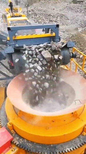 Granite crushing production line#mobilecrushing #miningequipment #sandandgravelproductionline