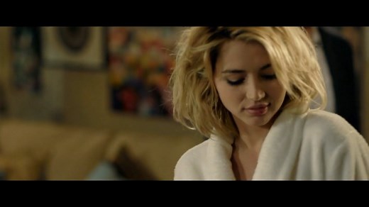 Ana de Armas "Knock Knock" Dance (отрывок из фильма Кто Там 2014)