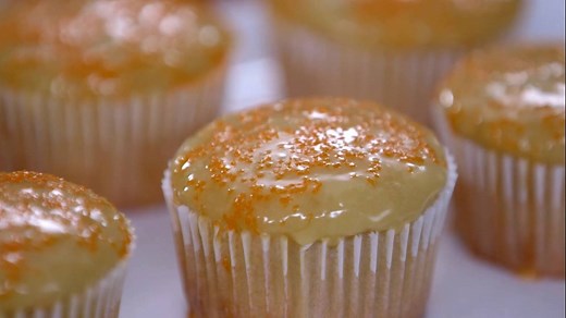 444K views · 542 reactions | You had us at "dreamy" and "cupcakes"  Dreamy Orange Cupcakes FULL RECIPE —> https://trib.al/HONgjAC | The Chef's Hat | Facebook