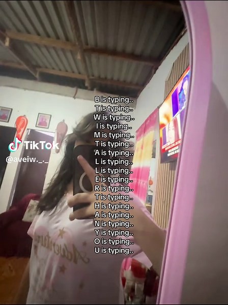 Prank Photo Highlights: Live Typing Fun