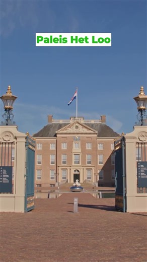 In Apeldoorn on Instagram: "💥Werken in Apeldoorn: een kijkje achter de schermen. Deze week zijn we bij Paleis Het Loo 👑 Werken op een iconische, historische plek van het Huis Oranje-Nassau: het grootste authentieke 17e-eeuwse paleis van Nederland. Paleis Het Loo is een moderne en informele organisatie met passie voor erfgoed en behoud. Met ruim 300 medewerkers en 150 vrijwilligers is het een plek vol vakmanschap, waar wordt gewerkt aan bezoekersbeleving, educatie, onderzoek en behoud. Je vindt