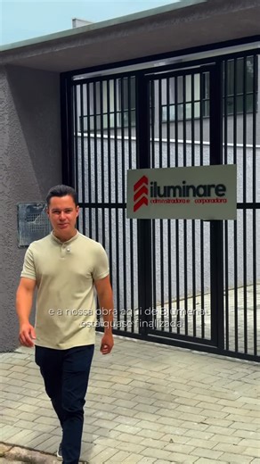 Iluminare Construtora e Incorporadora on Instagram: "Venha conhecer o Residencial Privilégi Garden, um projeto incrível em Blumenau! Com 9 sobrados geminados, divididos em 3 conjuntos de fachada diferente, é o lar perfeito para quem busca modernidade, elegância e aconchego. *9 sobrados geminados: Exclusividade e sofisticação em cada unidade. *3 conjuntos de fachada diferente: Estilo único em cada bloco, com design moderno e atraente. *Localizado em Blumenau."