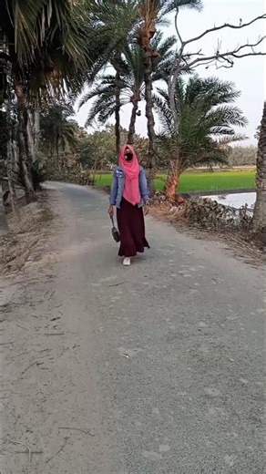 😔 নিজেকে দেখে নিজেই কাছেই অবাক লাগে,কত কষ্ট সহ্য করতে শিখে গেছি আমি… 💪💔#নিজেকেসমঝা #কষ্ট #শক্তি ✨