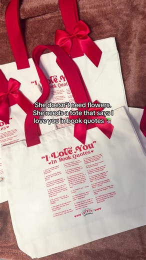 #giftideasforher #valentinesday #books #totebagaesthetic