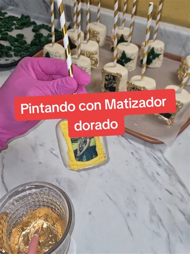 Pintar con matizador dorado en fondant: técnica y tips