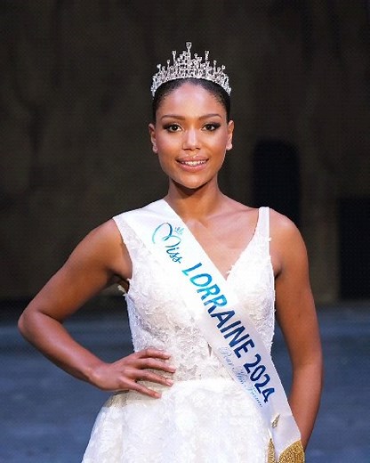 Cette petite Miss Assia Roosz @assia_roosz..., la très jolie et vraiment superbe petite Miss Lorraine @misslorraineoff 2024 pour Miss France @missfranceoff 2025 ! 👑👸🌺🌴☨ Je fais cette publication pour la soutenir au maximum ! ^^ Moi, je l'adooore tellement cette petite Miss, elle est vraiment très gentille, très belle, très attachante et tellement trooop adooorable ! 😊😍😍😍 This little Miss Assia Roosz @assia_roosz..., the very beautiful and really superb little Miss Lorraine @misslorraineo