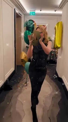 578K views · 11K reactions | Baby can’t you feel that my heart is beating ..  TENSION  is NUMBER ONE in the UK and AUSTRALIA!! THANK YOU to everyone who bought it, streamed it and made it YOURS … I am in awe of the love and support you’ve shown me. I will hold on to this moment forever!! ✨ | Kylie Minogue | Facebook