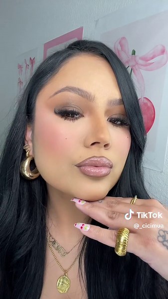 Fenty Lip Combo Tutorial | Beautytok Maquillaje Gloss Bomb