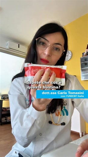 PediatraCarla on Instagram: "Il presepe non è fatto di statuine, ma di persone vere che in molti luoghi del mondo non hanno protezione, cibo e pace. In una società fatta di corsa ai regali, spesso inutili, non c’è modo migliore per festeggiare il Natale che tornare al suo significato originale. Da pediatra nutrizionista vi racconto come nutrire i vostri figli/e, ma oggi vi voglio parlare dei bambini/e che vivono l’insicurezza alimentare e la fame. La fame non causa solo perdita di peso, mancato 