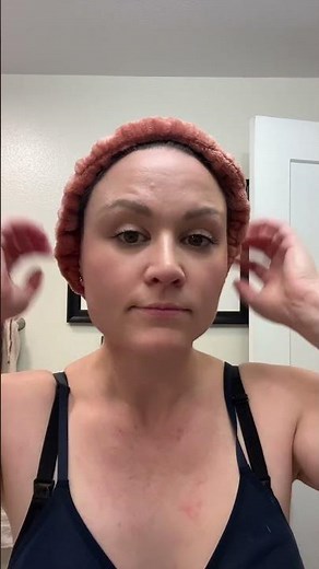 A headband that actually stays put while you do your skincare routine.