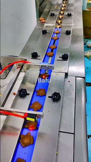 biscuit packaging machine, cookies packaging machine, bread packaging machine,cake packaging machine