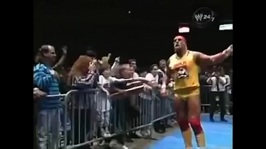 hulk hogan vs earthquake