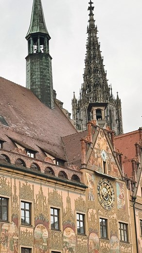 ✨ Ulm’s Hidden Magic The city hall & Its Astronomical Clock ✨Welcome to Ulm, a city where history and beauty come alive! The stunning Municipal Hall shines bright with its breathtaking astronomical clock, a masterpiece of medieval craftsmanship. Just beyond, the Ulmer Münster home to the world’s tallest church tower soars into the sky, while the gentle flow of the Danube River adds to the city’s charm 💕 enjoy & God bless 💕 #travelmoments #traveltheworld #germany #ulm #ulmcity #ulmliebe #astron
