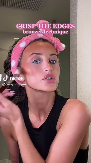 Mastering Makeup: Scott Barnes' Best Bronzer Techniques Revealed