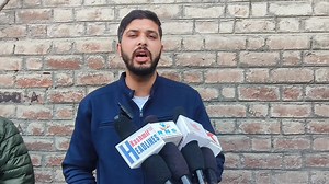 20K views · 171 reactions | Watch Video Dr. Junaid shares essential tips for sheep farmers in Kashmir on how to care for their flock during the harsh winter months. From proper shelter to nutrition and health monitoring, these insights will help ensure the well-being of your sheep throughout the season. Copyrights Reserved.... | Rafiabad News service | Facebook