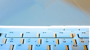 s mit Dach: Wie tippt man š auf der Tastatur?