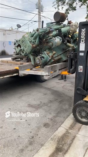 Detroit Diesel 8V71 Cores. https://dieselpro.com/detroit-diesel-parts/detroit-diesel-8v71-engine.html #dieselpropower #fastereasierbetter #wekeepyourenginesrunning #detroitdiesel #8v71 #industrialdiesel #enginecore | Diesel Pro Power